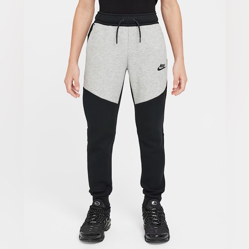 NWT Nike Sportswear Tech Fleece Big Kids’ Jogger Pants, Size M
